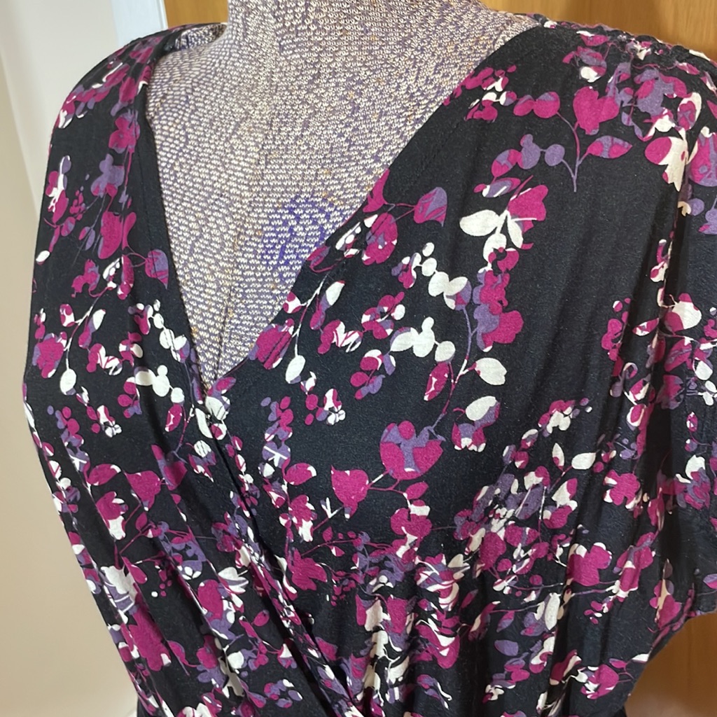 Elle Nwt Womens Xl Cap Sleeve V-Neck Dress With Belt Floral Top Black Skirt — image 5 of 8
